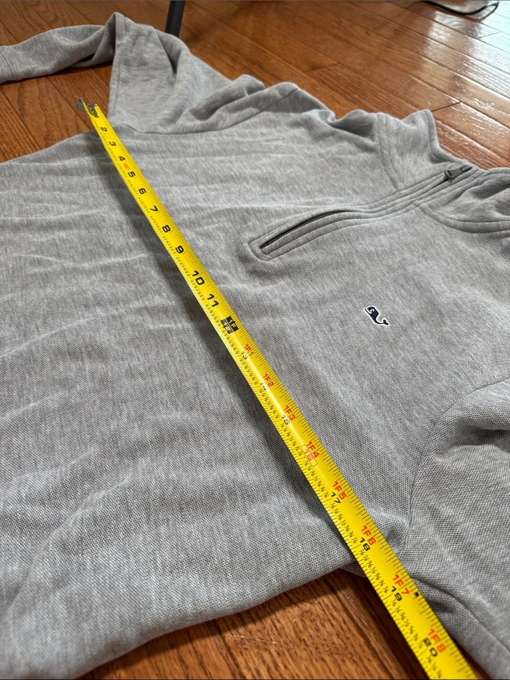 Vineyard Vines Men's Heather Gray Quarter-Zip with Navy Trim Pima cotton small